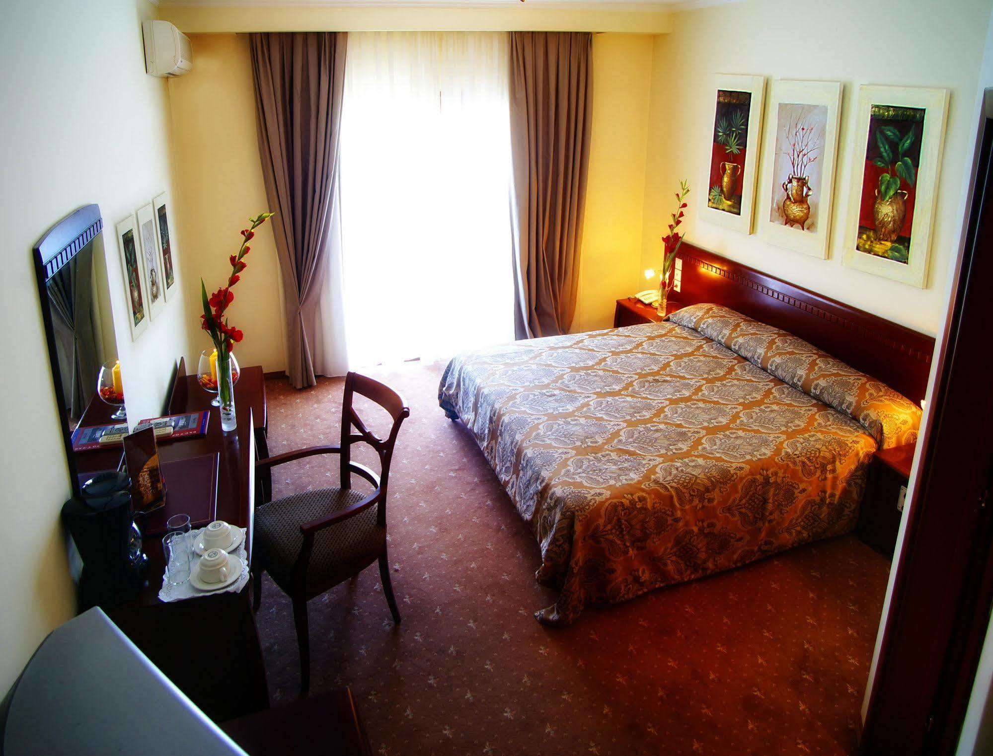 Hotel Nostos Касторія Екстер'єр фото