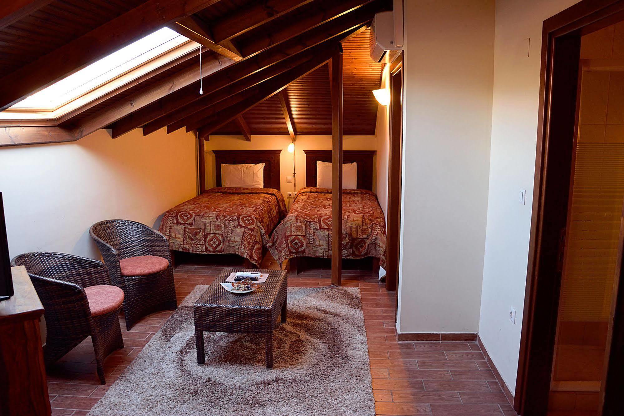 Hotel Nostos Касторія Екстер'єр фото