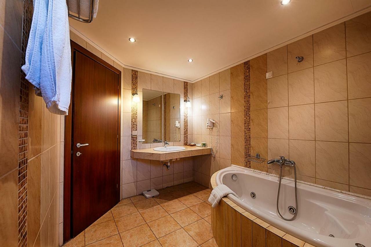 Hotel Nostos Касторія Екстер'єр фото