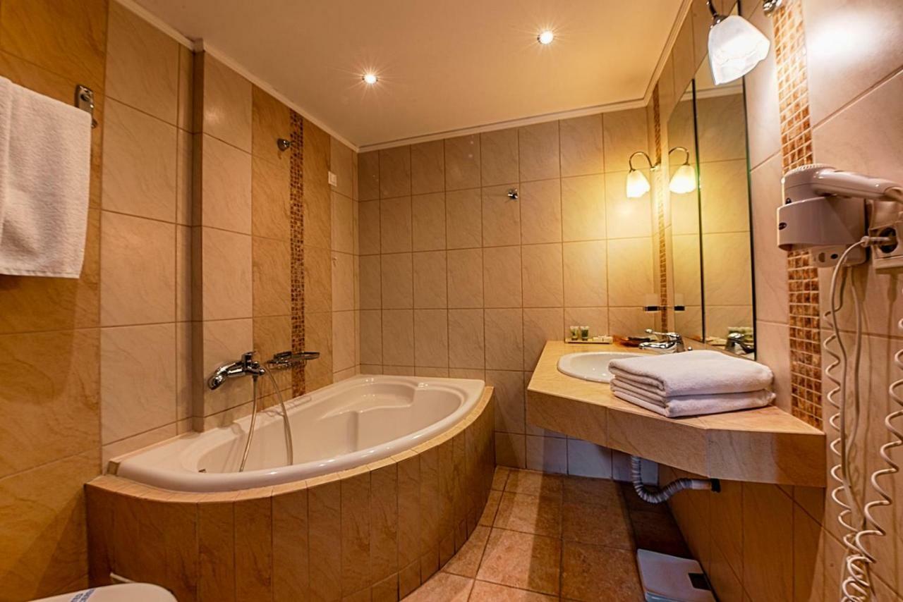 Hotel Nostos Касторія Екстер'єр фото